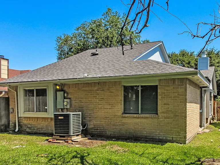 901 Briarcreek Dr — Photo 15