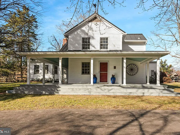 326 Walker Rd — Photo 3