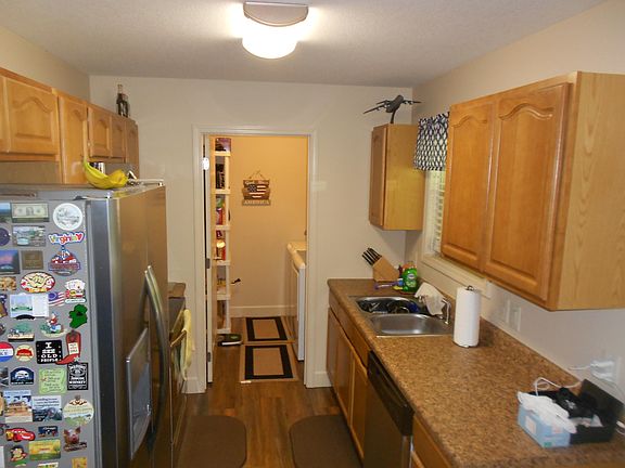 3rd image of 1039 Myrtle St