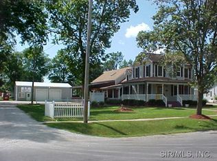 306 N Main St, Brighton, IL 62012