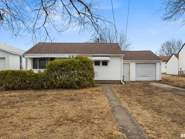 122 S Chestnut St, Tremont, IL 61568