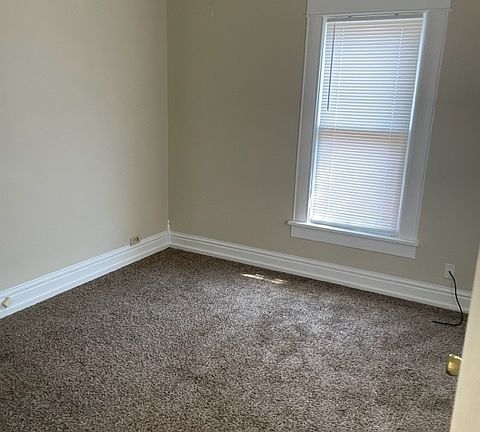 4th image of 130 N Maple St