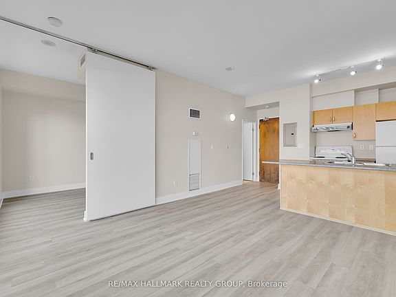 5th image of 180 York St #210