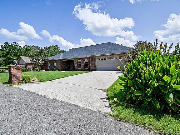 3rd image of 104 Wolf Ridge Ct