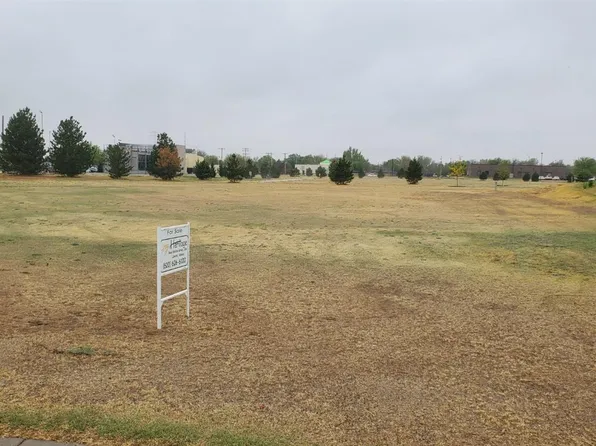 420 Fairway Dr, Liberal, KS 67901