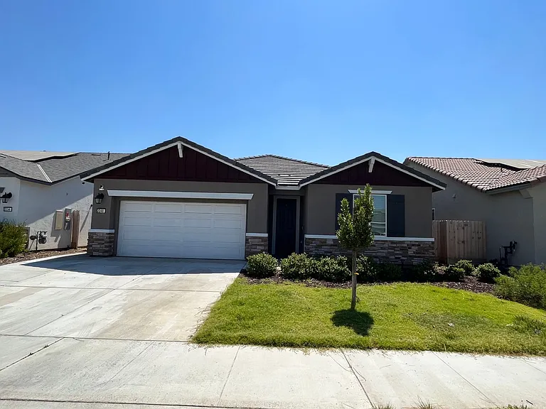2240 S Lebec St — Photo 1