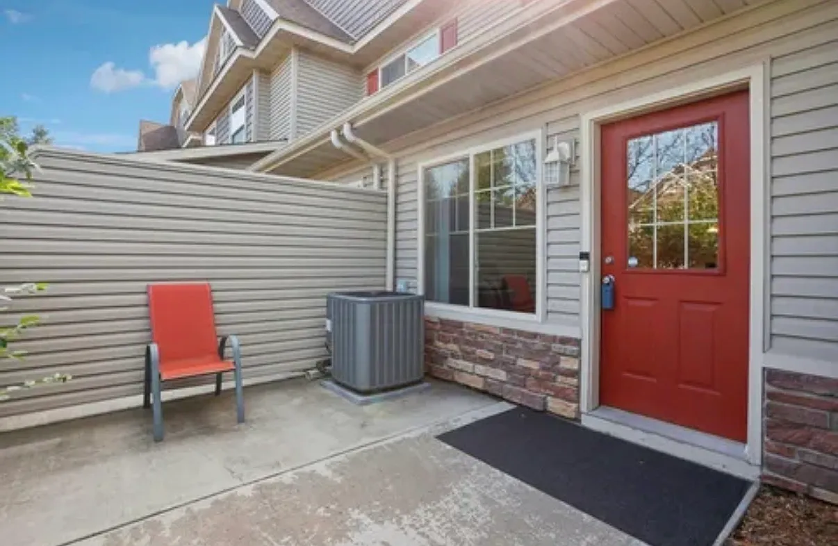 3 bed, 1579 sqft, $2,600 — Photo 4