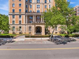 1851 Columbia Rd NW