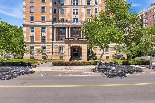 1851 Columbia Rd NW Photo 1