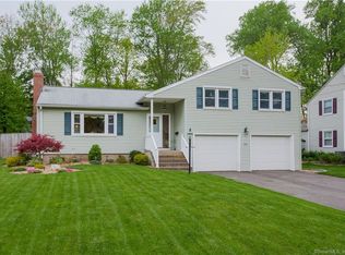 133 Hyde Rd, West Hartford, CT 06117