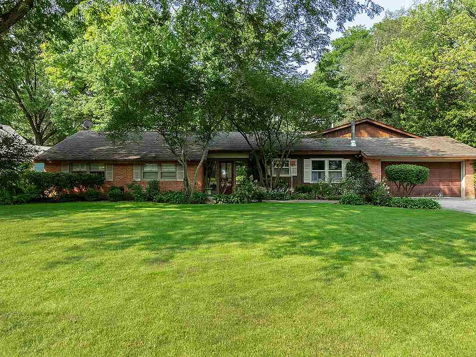 1st image of 2328 Edgebrook Dr