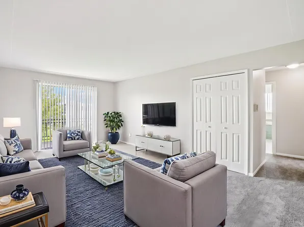 Rivercrest Apartments