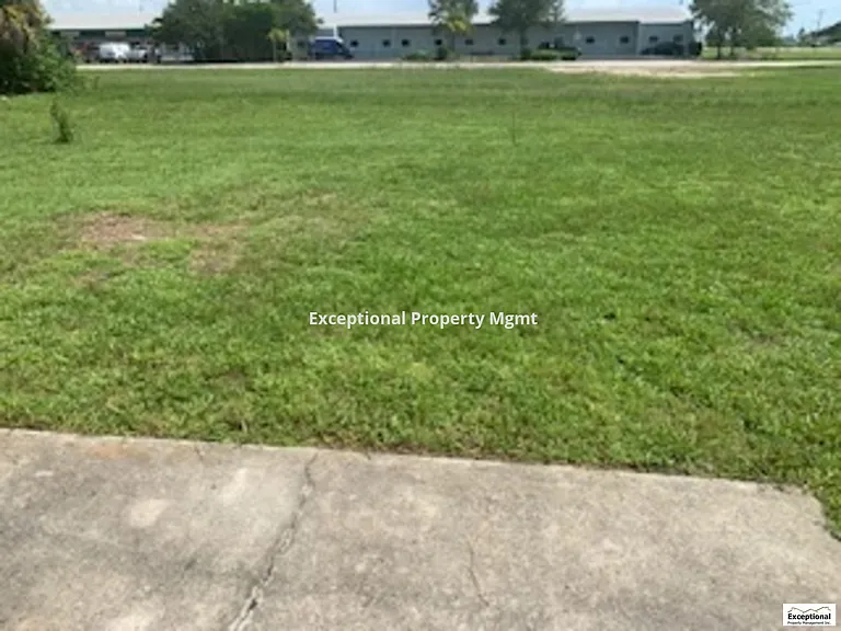 810 NE 8th St — Photo 11