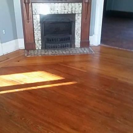 Fireplace with wood mantel 