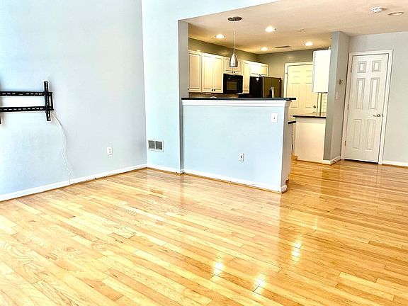 Great Bar/ Breakfast Counter