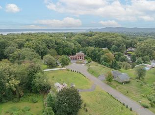 8 Peterson Ct, Stony Pt, NY 10980