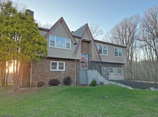 29 Billings Rd, Hopatcong, NJ 07843