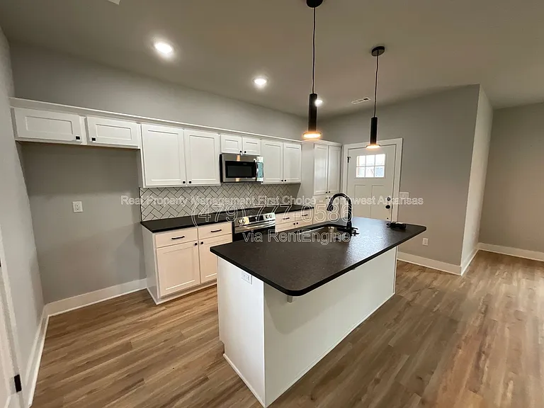 1042 S Laramie Hts — Photo 2