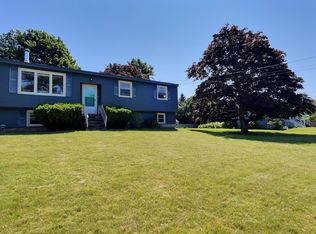 10 Pond View Rd, Cape Elizabeth, ME 04107
