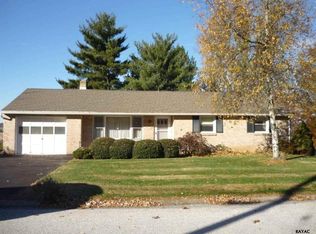 555 Skyview Dr, York, PA 17406