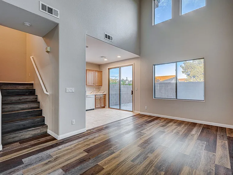 8224 Strawberry Spring St — Photo 5