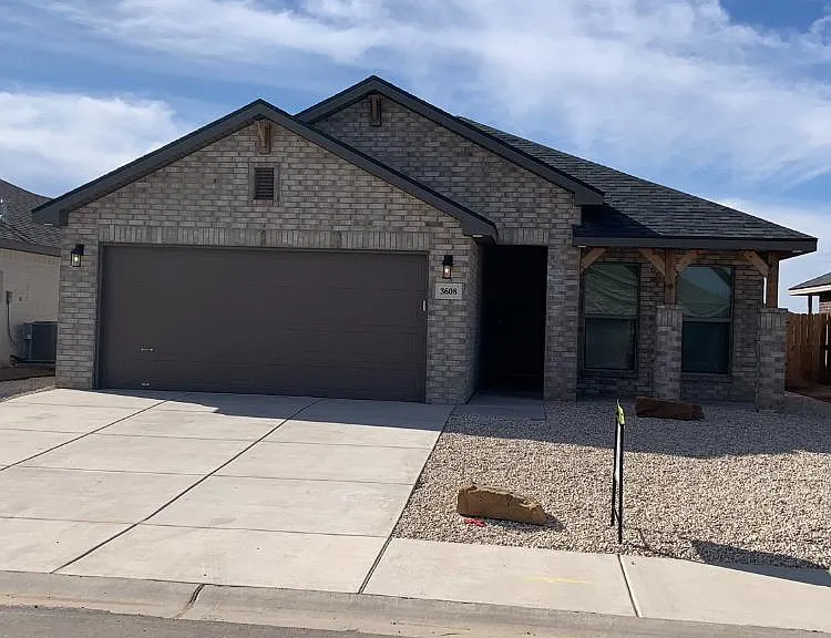 3608 Valencia Ave — Photo 1