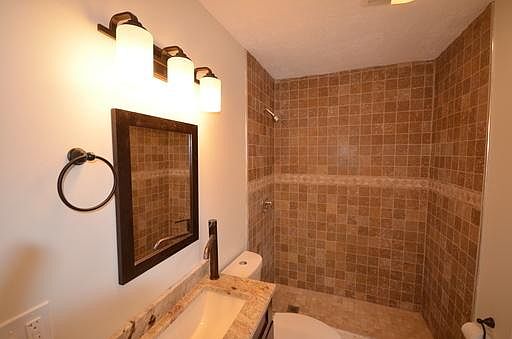 2nd image of 130 Brooks St APT 003