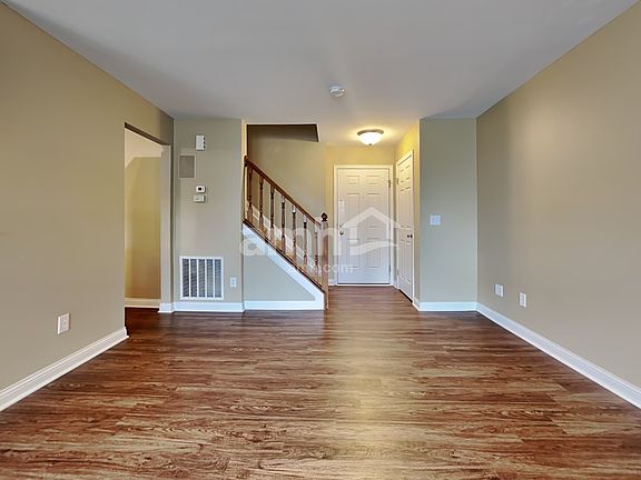 4th image of 319 Hennepin Dr