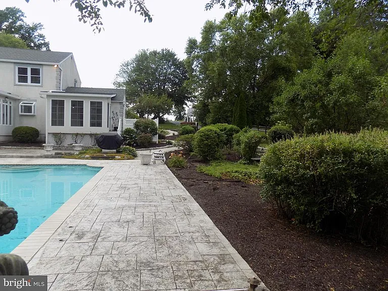 313 Glenville Rd — Photo 80
