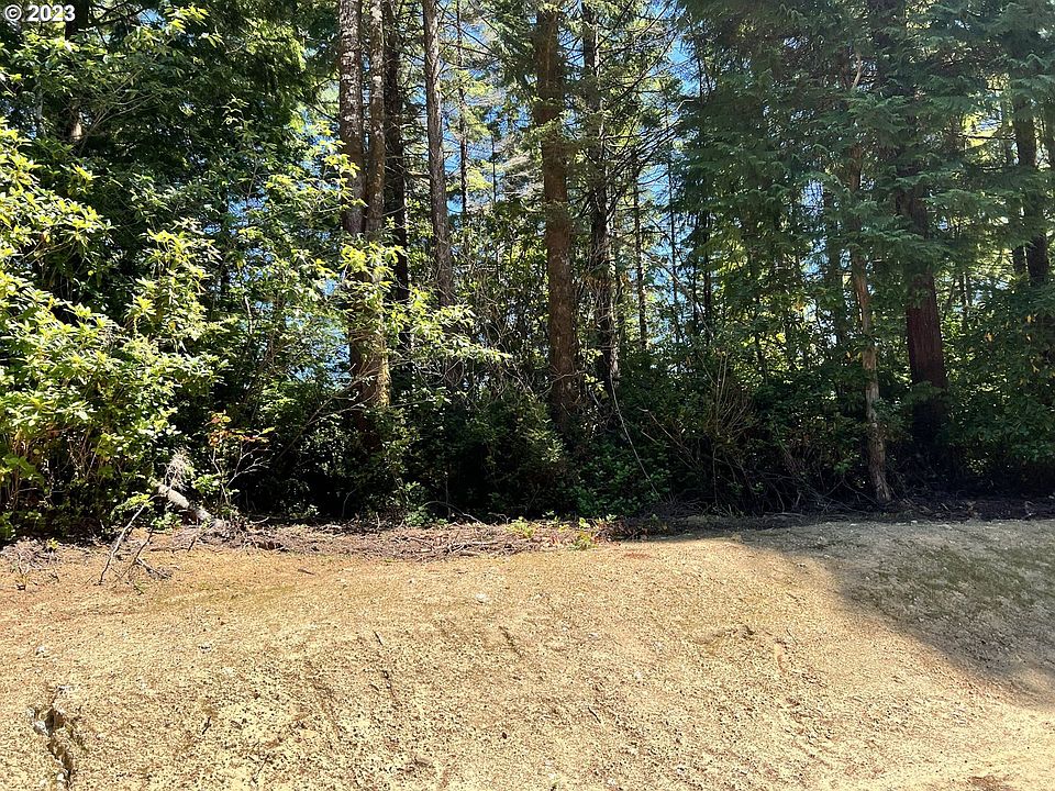 1st image of Little Woahink Dr #18