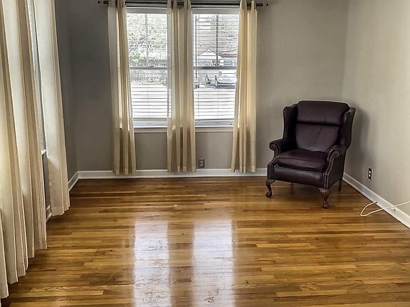 3rd image of 3526 Boone Park Ave