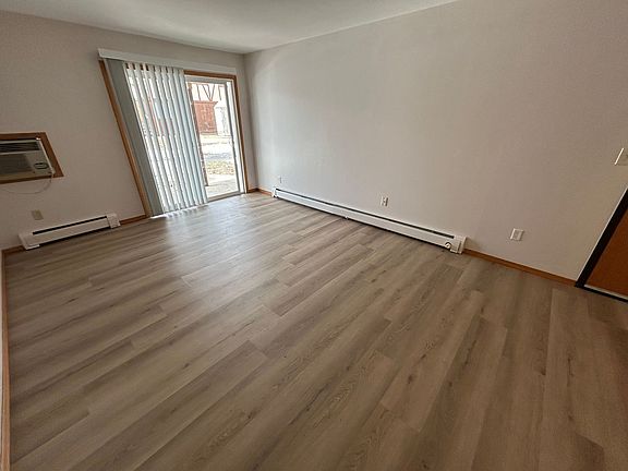 5th image of 992 3rd St #111