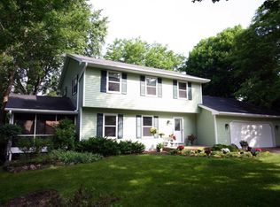 10 Stonecrest Cir, Madison, WI 53717