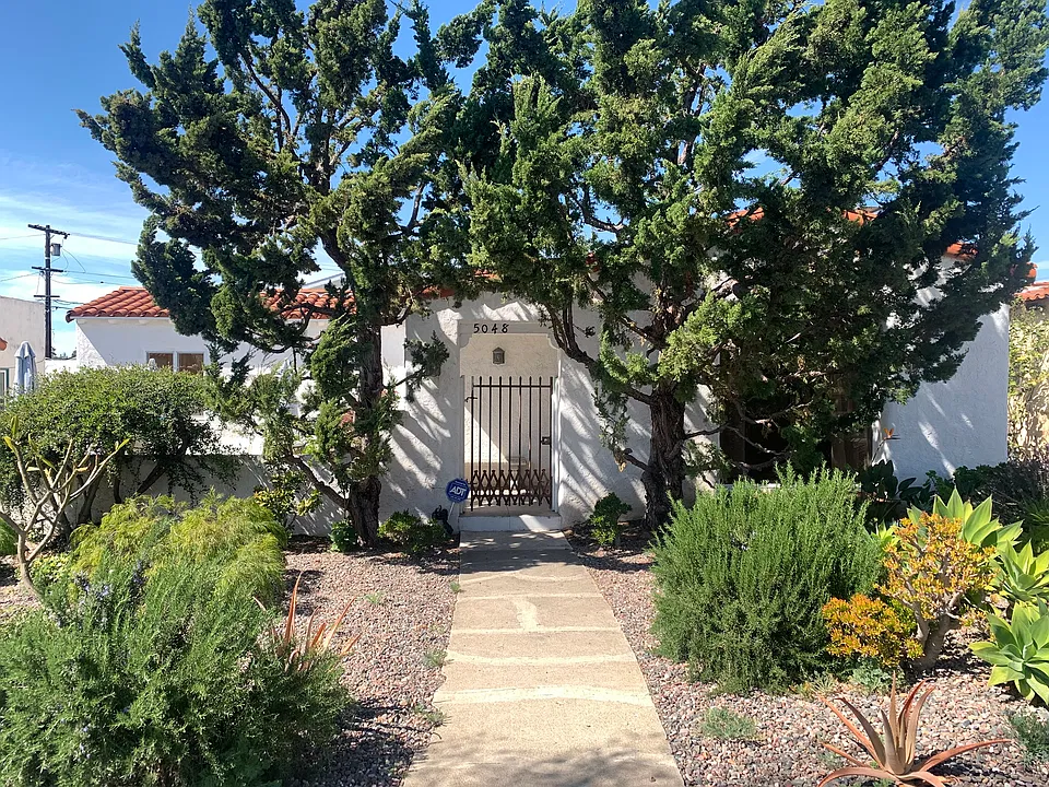 5048 Canterbury Dr