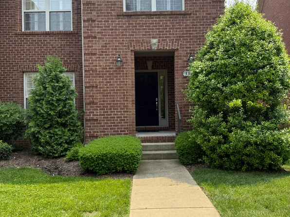 3321 Beaumont Centre Cir, Lexington, KY 40513