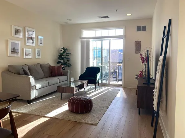 200 W Elm St Suite 1217, Conshohocken, PA 19428