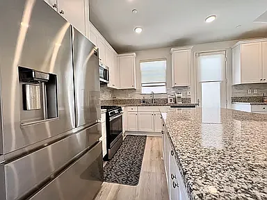 3 bed, 1800 sqft, $3,400 — Photo 3