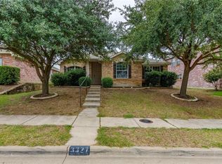 3327 Choir St, Dallas, TX 75237