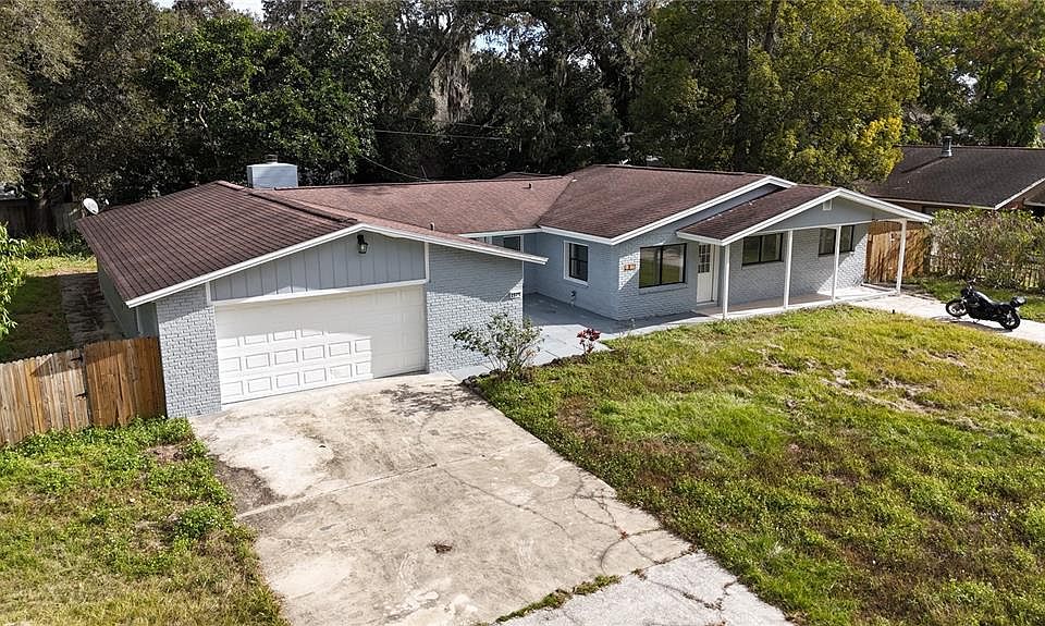 1st image of 2525 Poinsetta Ave