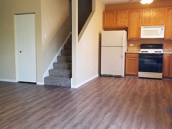 5th image of 1126 Clover Dr #1126