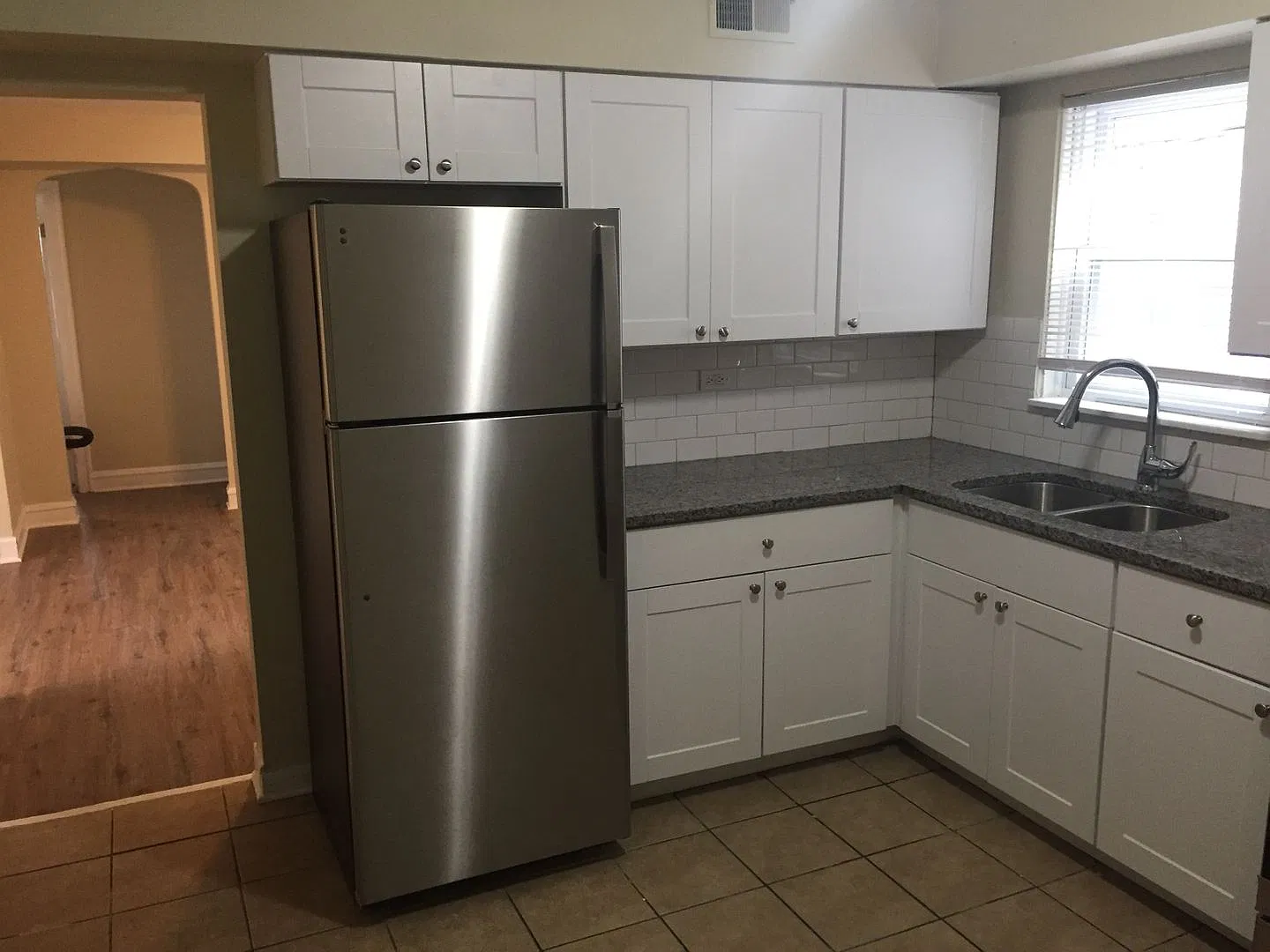 Beautiful apartment in Belmont Cragin — Photo 2
