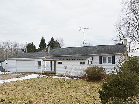2nd image of 47083 21st Ave