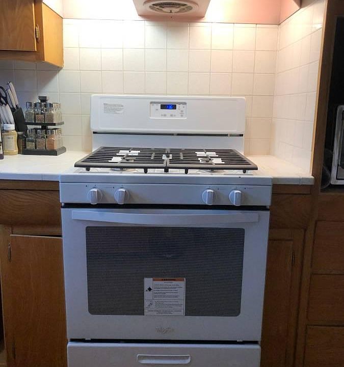 1st image of 437 Lakeshire Dr