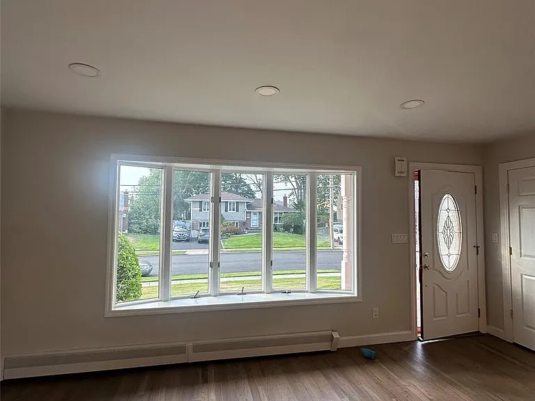 25 Cumberland Rd — Photo 2