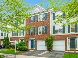 42884 Golf View Dr, Chantilly, VA 20152
