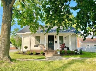 205 N 9th St, Marshall, IL 62441