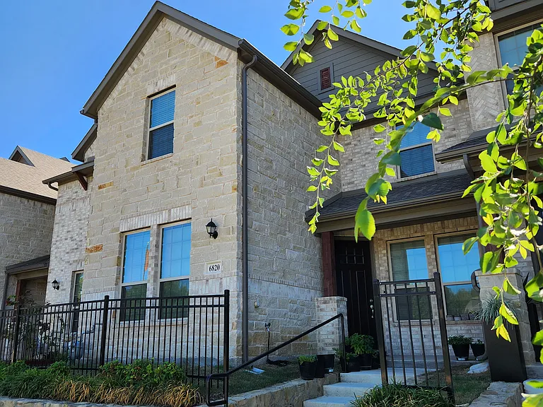 6825 Andrew Dr — Photo 1