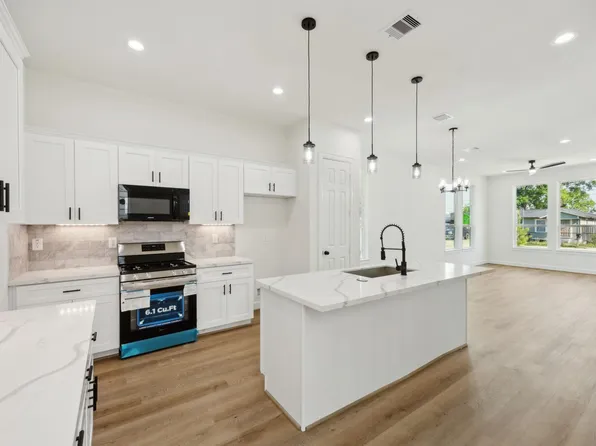 418 Delaware St, Houston, TX 77029