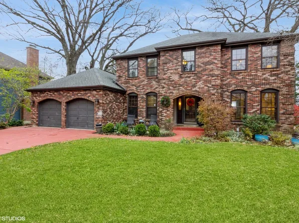 5589 Cascade Dr, Lisle, IL 60532