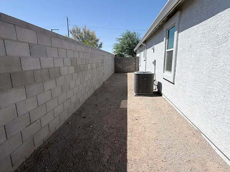 24170 W Flores Dr — Photo 36